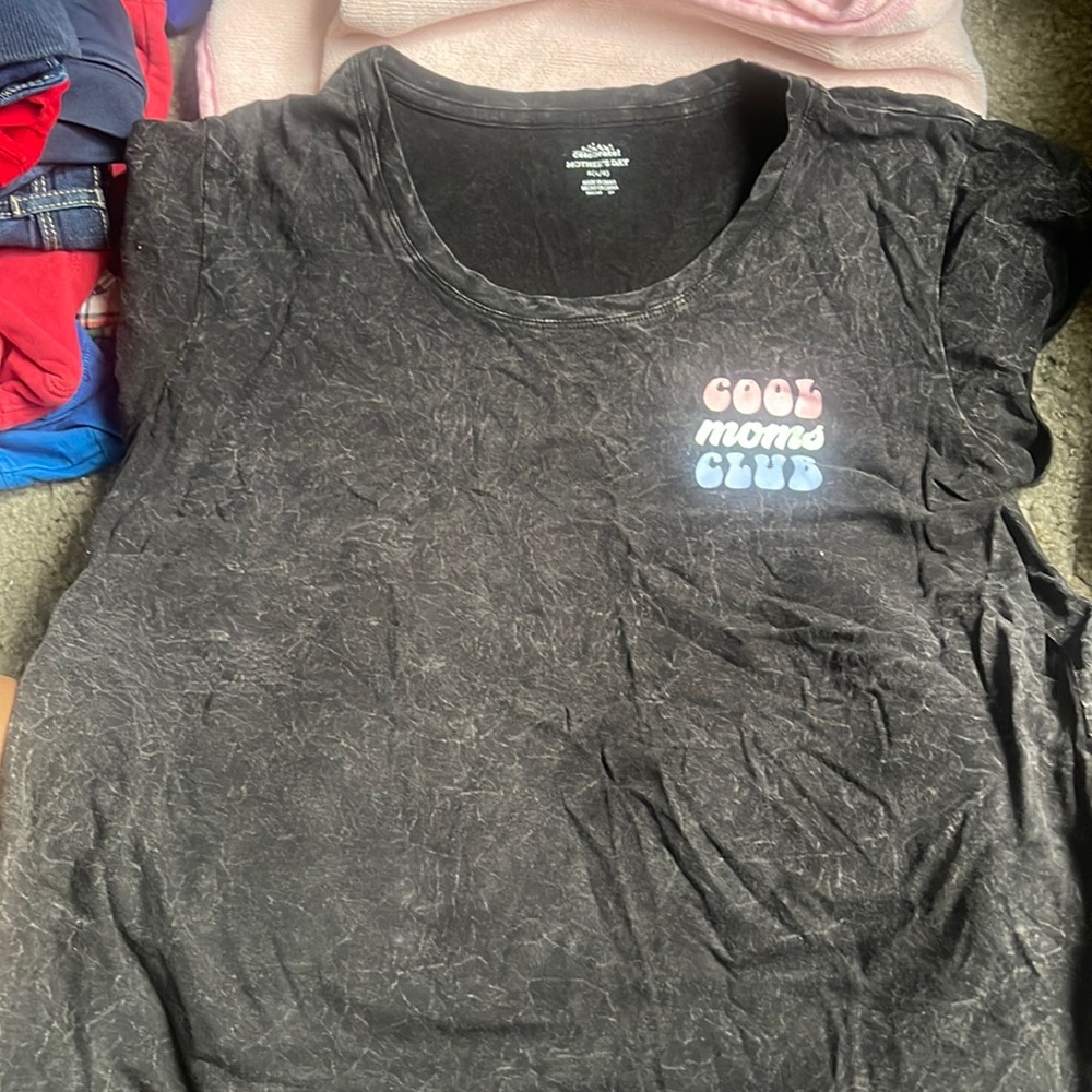 Cool moms club t shirt